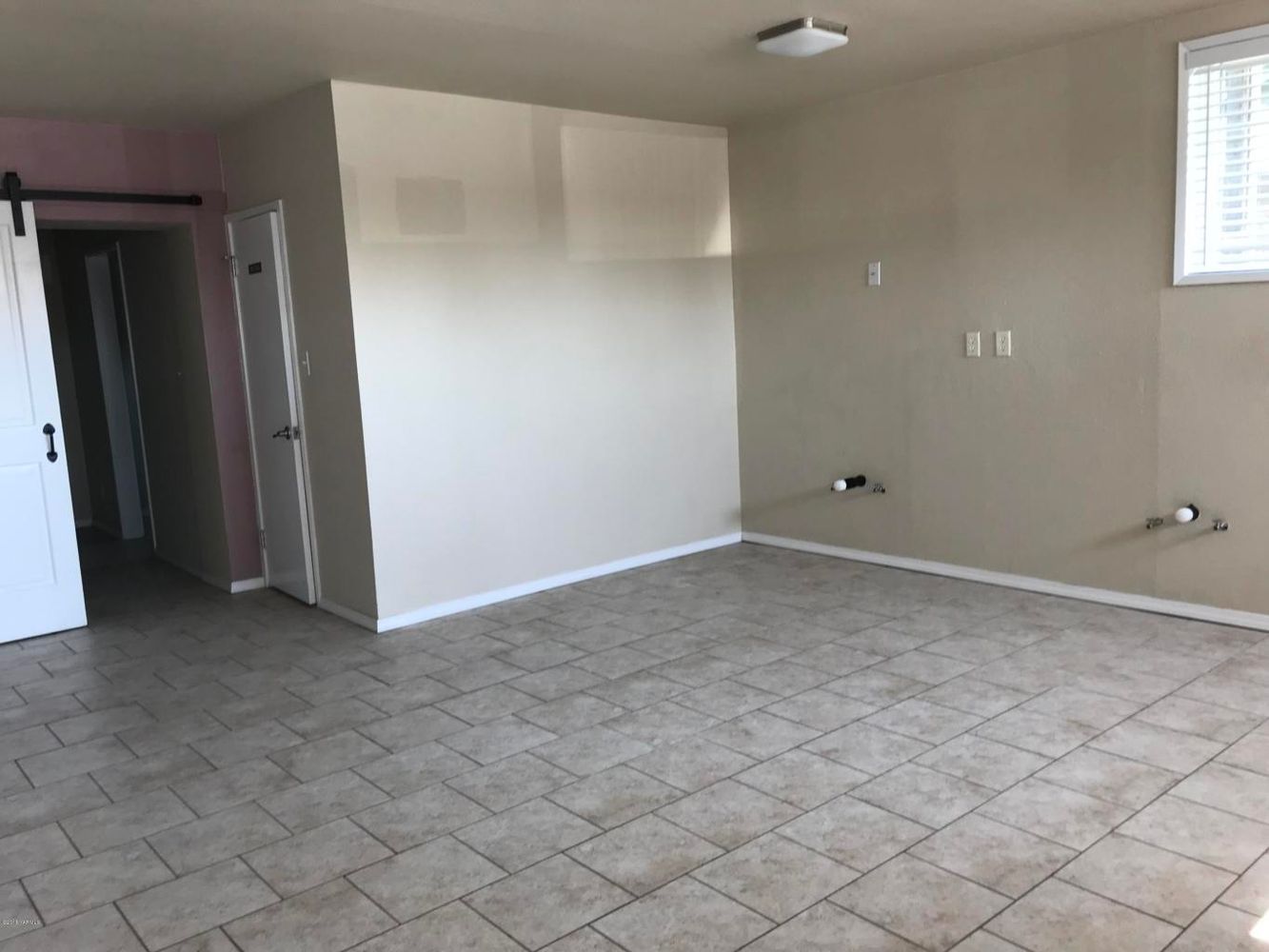 201 E 2nd St, Grandview, WA 98930